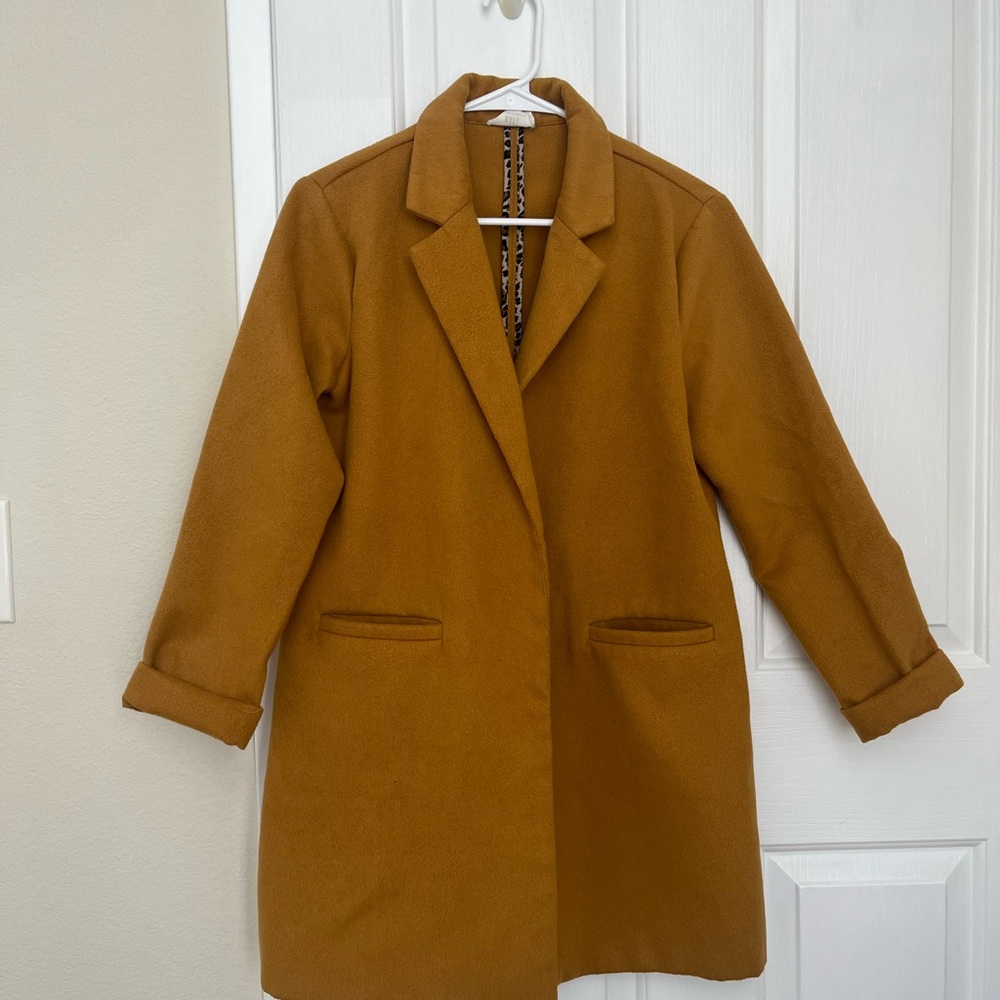 Have Women's Classic Single-Breasted Trench Coat in Camel Brown
